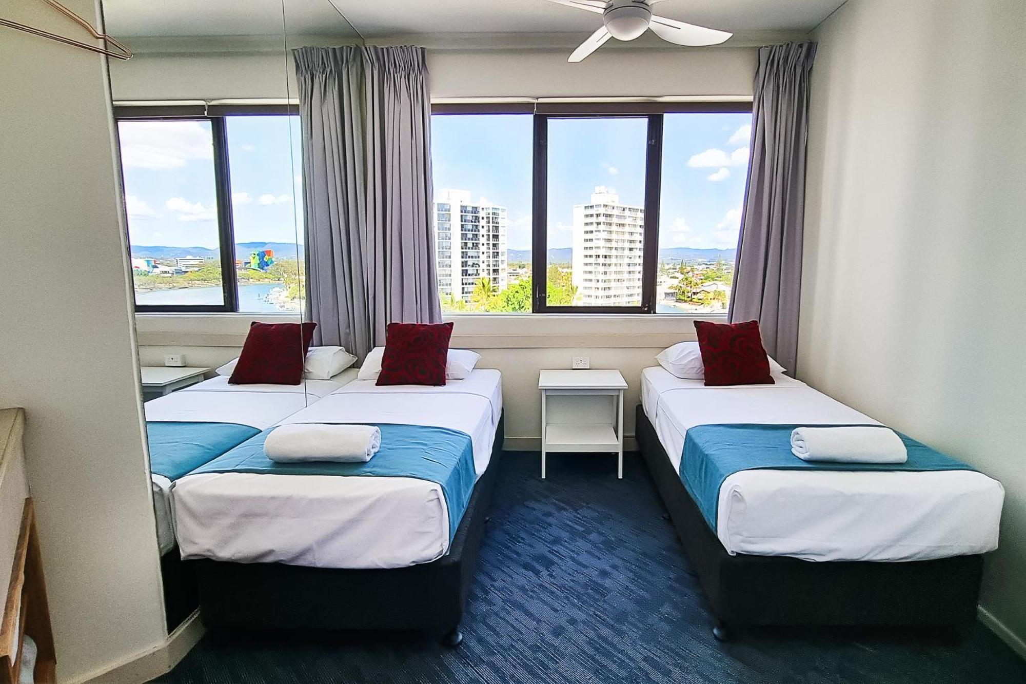 Tiki Hotel Apartments Surfers Paradise Gold Coast Exterior photo