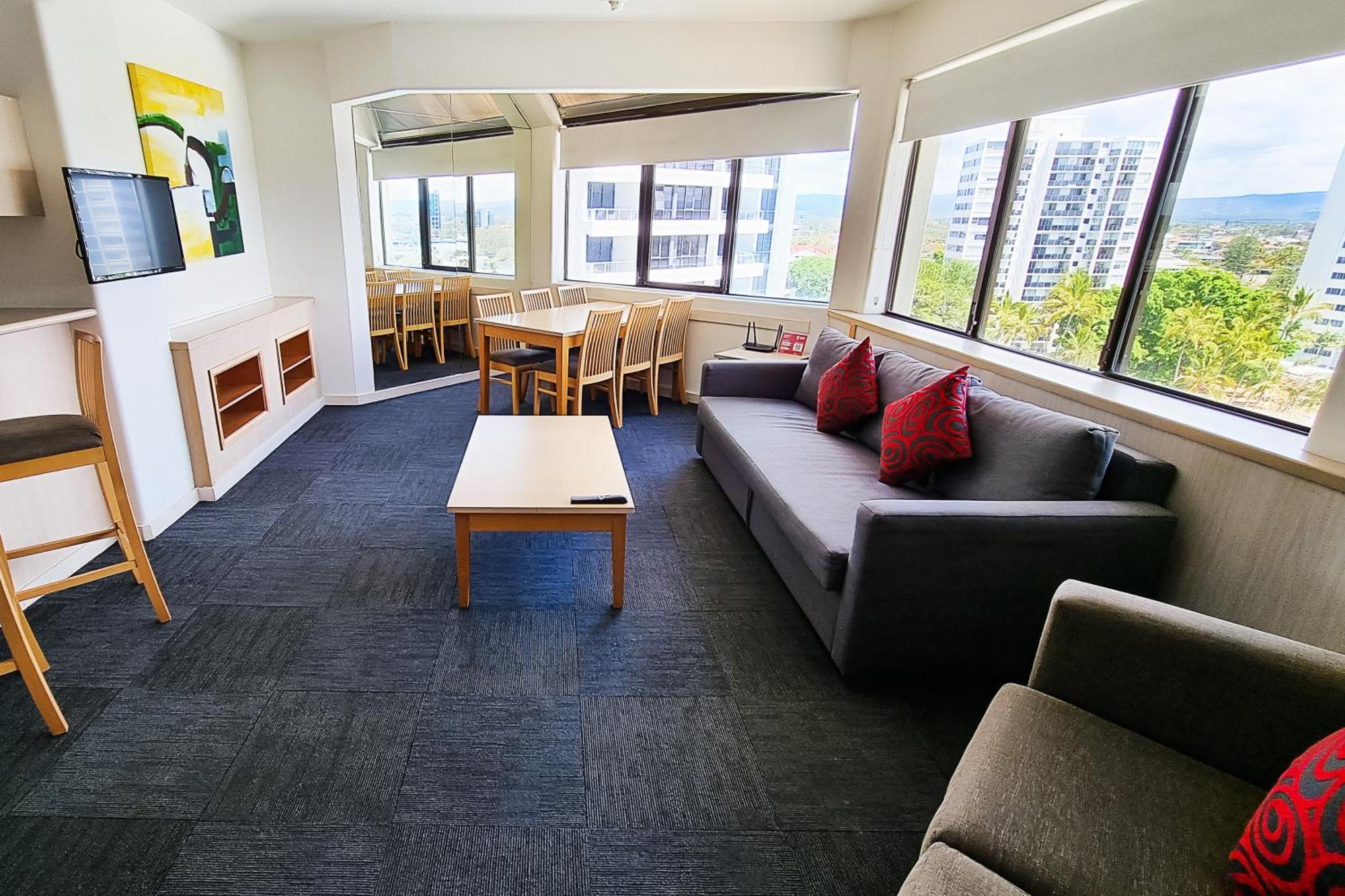 Tiki Hotel Apartments Surfers Paradise Gold Coast Exterior photo