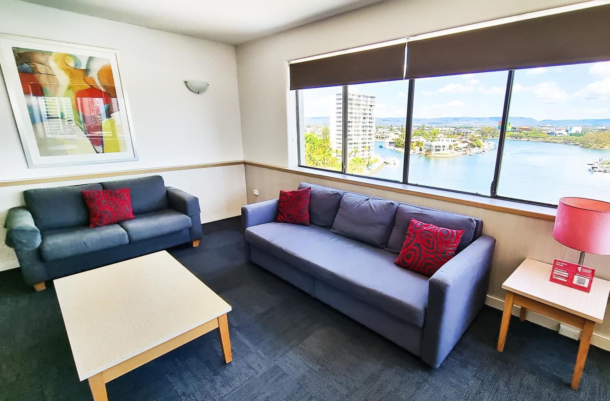 Tiki Hotel Apartments Surfers Paradise Gold Coast Exterior photo