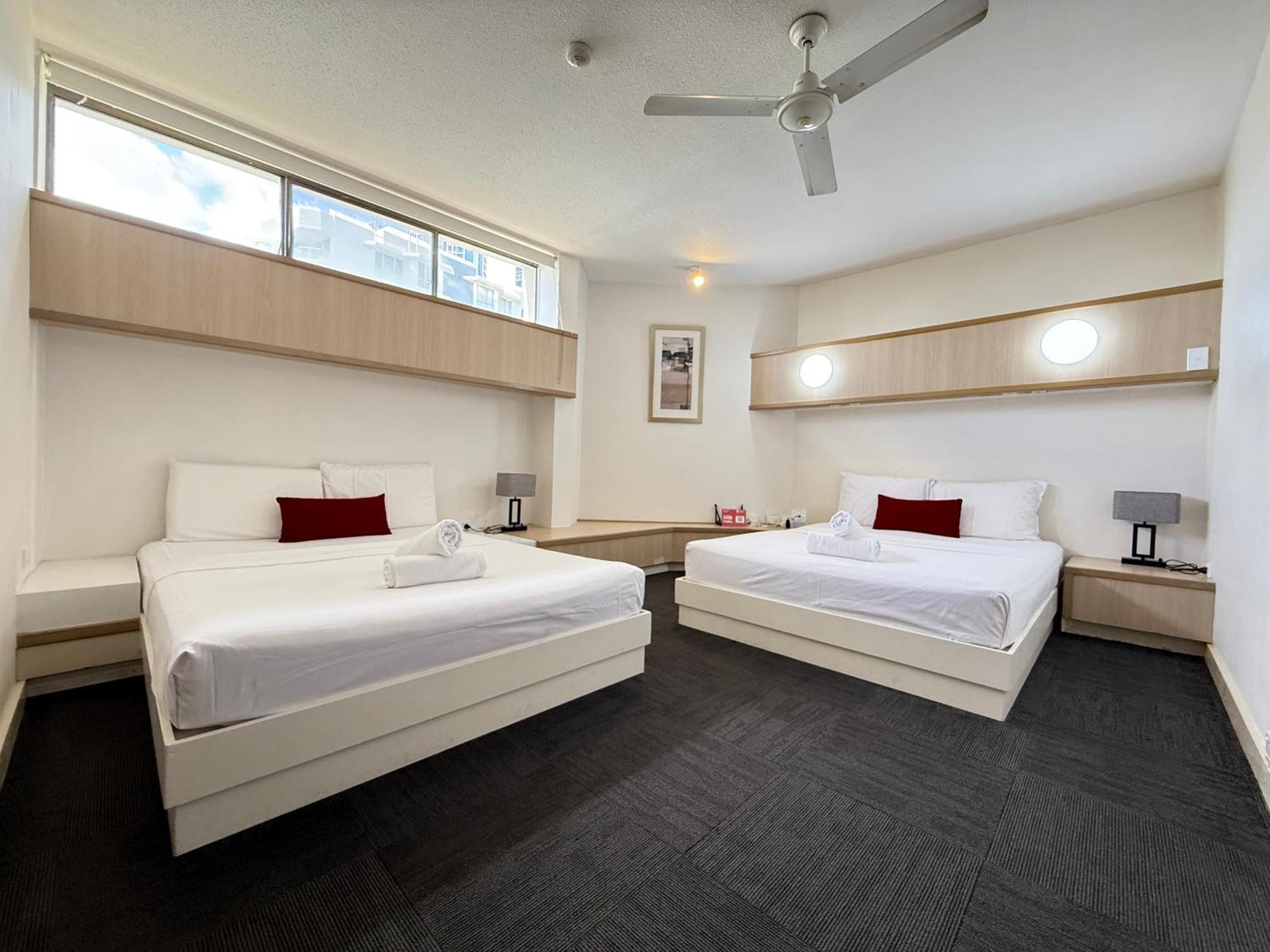 Tiki Hotel Apartments Surfers Paradise Gold Coast Exterior photo