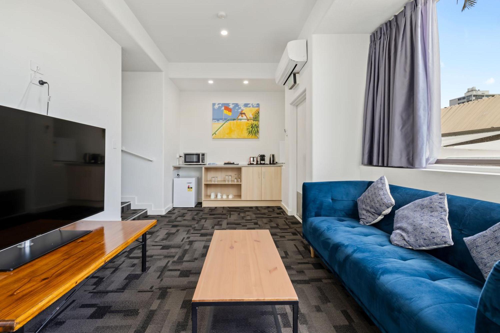 Tiki Hotel Apartments Surfers Paradise Gold Coast Exterior photo