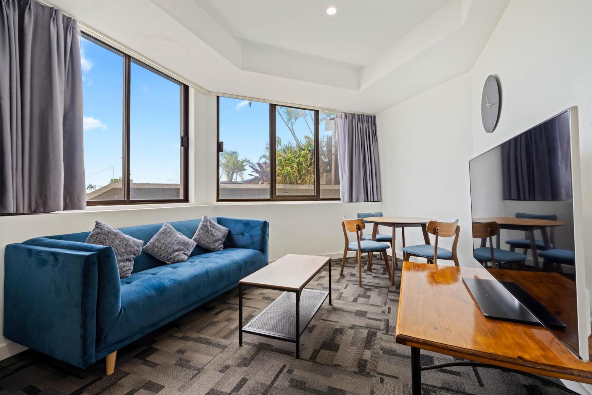 Tiki Hotel Apartments Surfers Paradise Gold Coast Exterior photo