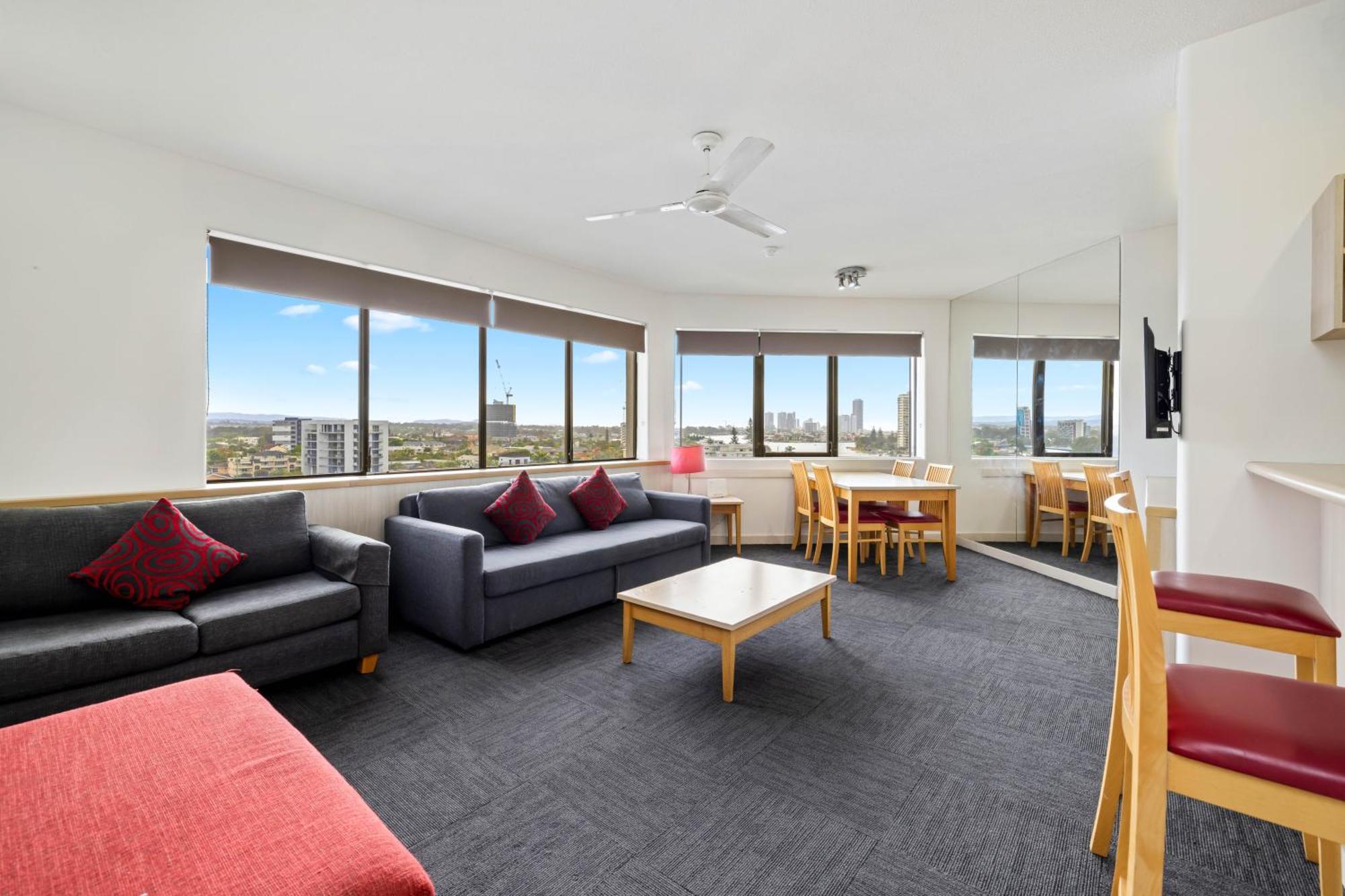Tiki Hotel Apartments Surfers Paradise Gold Coast Exterior photo
