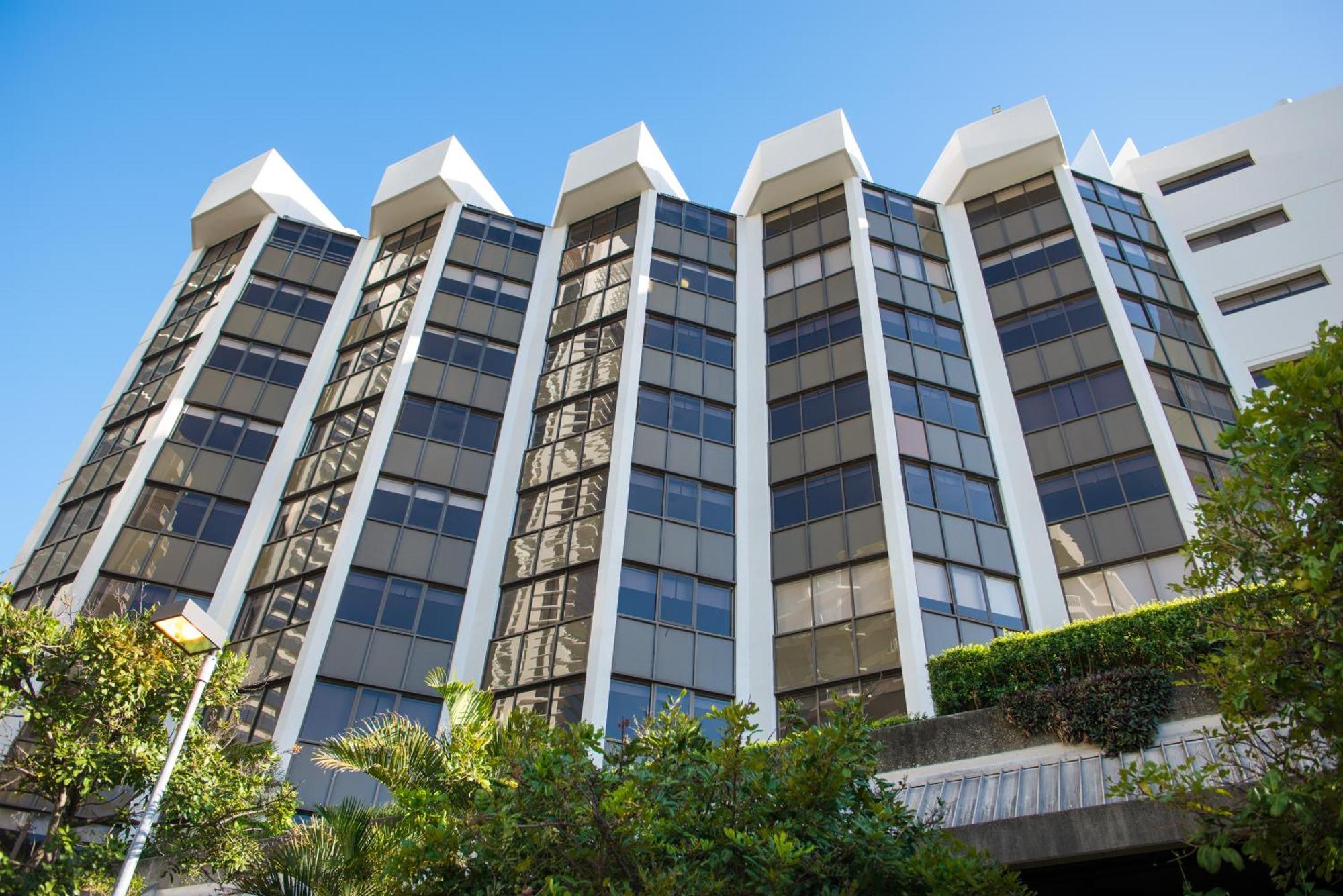 Tiki Hotel Apartments Surfers Paradise Gold Coast Exterior photo