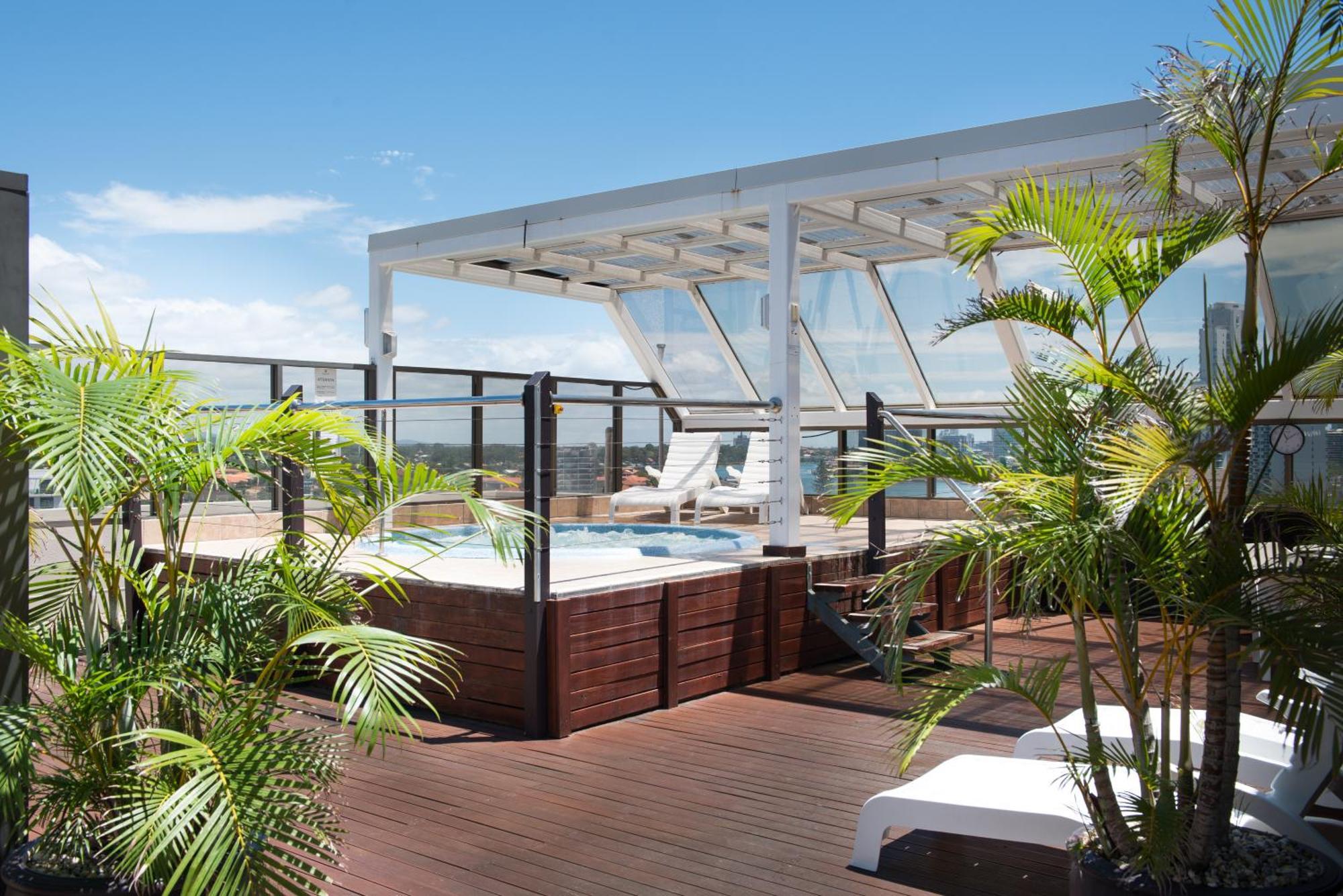 Tiki Hotel Apartments Surfers Paradise Gold Coast Exterior photo