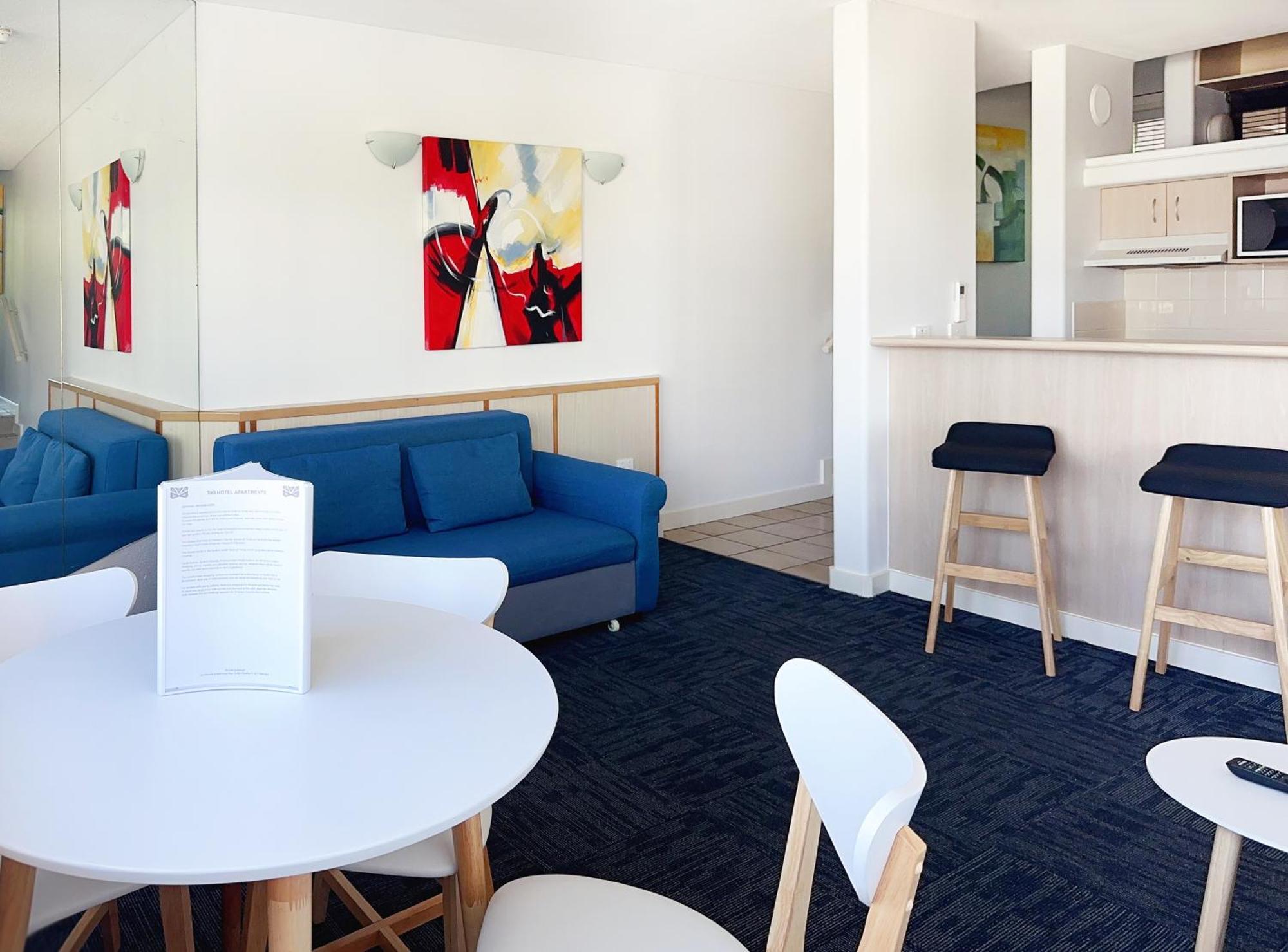 Tiki Hotel Apartments Surfers Paradise Gold Coast Exterior photo