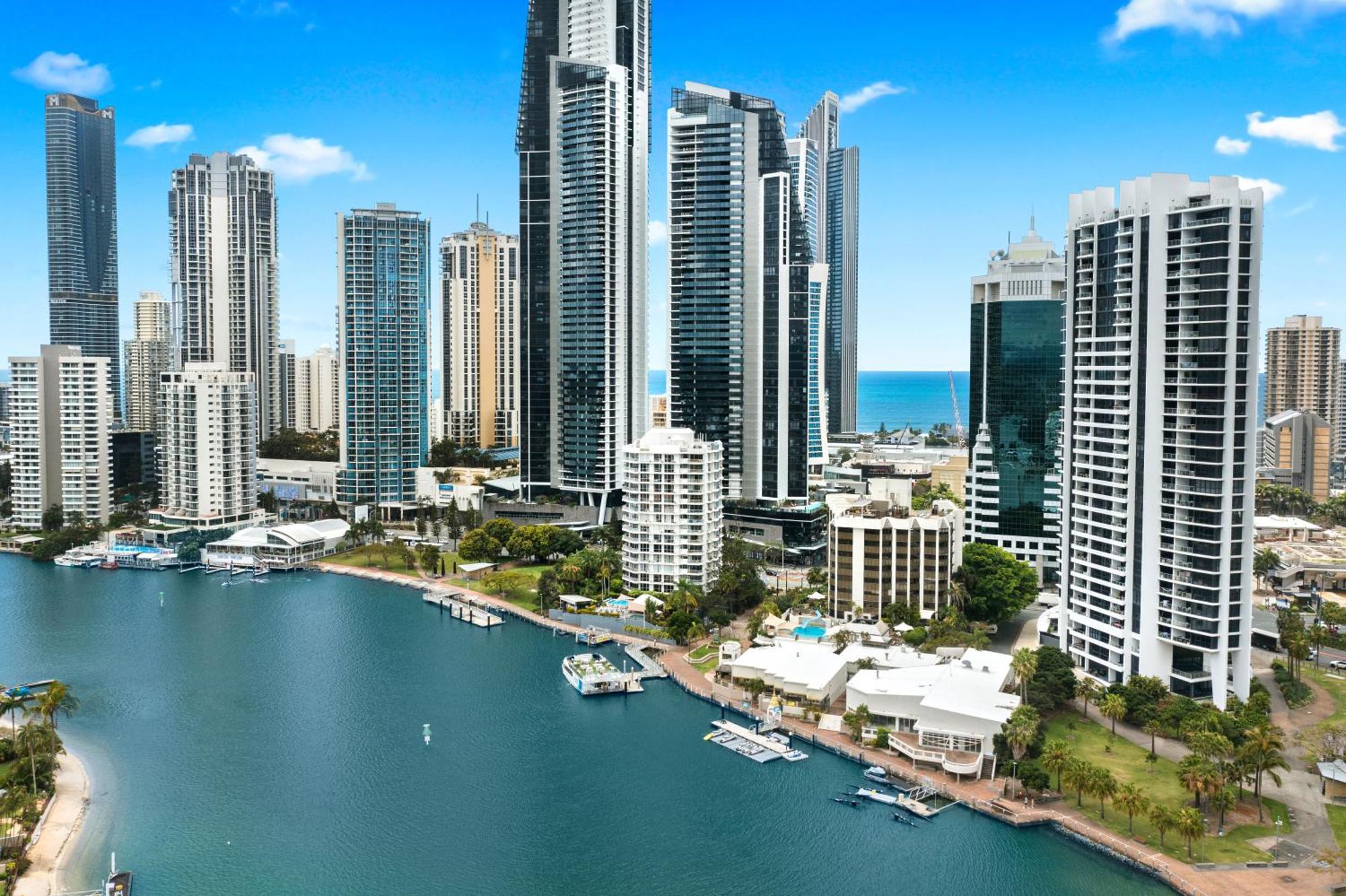 Tiki Hotel Apartments Surfers Paradise Gold Coast Exterior photo