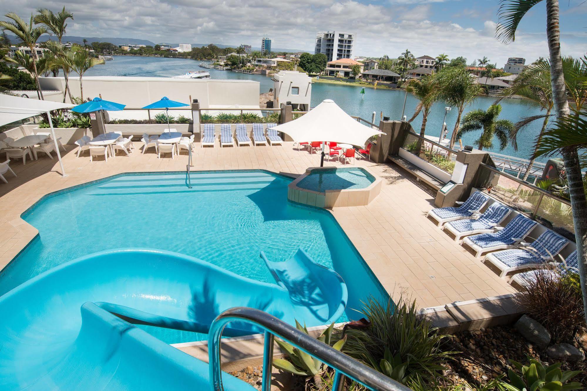 Tiki Hotel Apartments Surfers Paradise Gold Coast Exterior photo